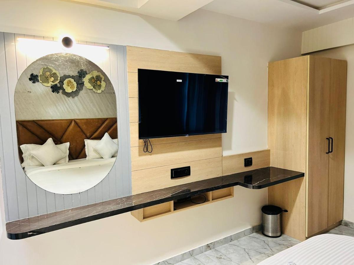 Hotel Marigold Naroda Ahmedabad Buitenkant foto